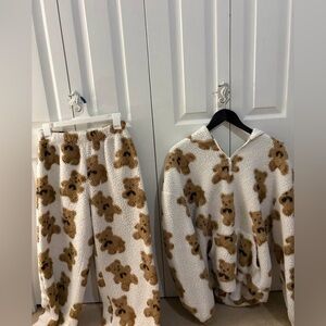 Cozy Bear Print Pajamas